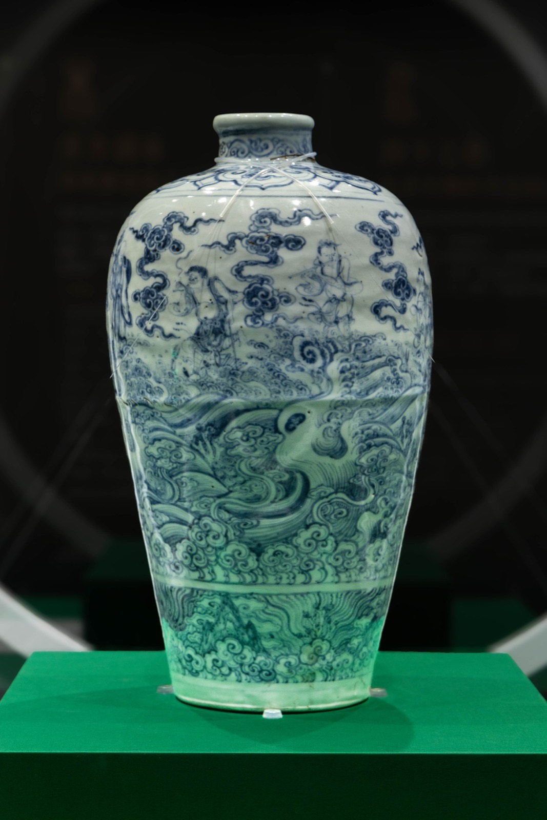 11 青花八仙过海瓷罐 明 万历 1954年成都衣冠庙明墓出土 四川博物院